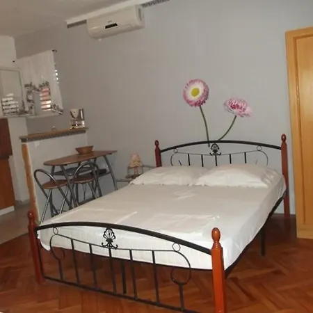 In With Sea View, Balcony, Air Conditioning, Wi-fi