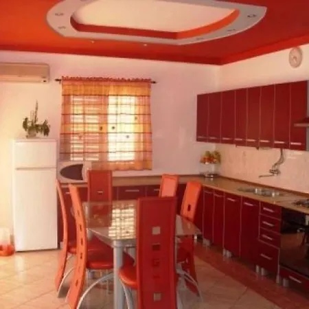 Διαμέρισμα In With Sea View, Balcony, Air Conditioning, Wi-fi